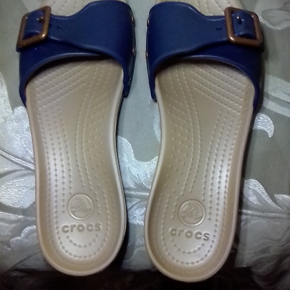 Crocs Slip On Sandals - Picture 9 of 11